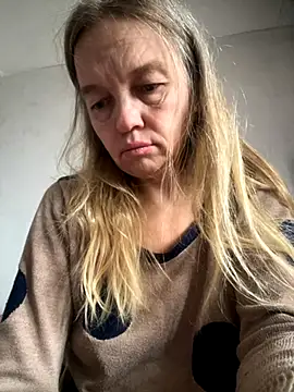 Susanel online show from September 18, 2025, 8:38 am