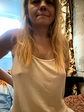 Susanel online show from October 25, 2025, 10:56 am