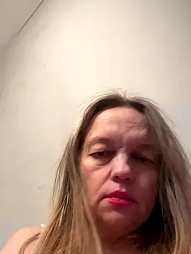 Susanel online show from December 15, 2025, 2:54 pm