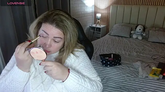 bella savati online show from January 14, 2026, 1:00 am