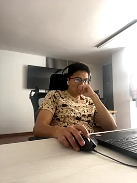 Snapshot of jean283829 chatting on December 3, 2025, 3:43 pm jean283829 online show from December 3, 2025, 3:43 pm