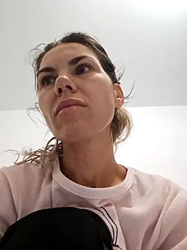 FeliciaKrige online show from December 19, 2025, 9:44 pm