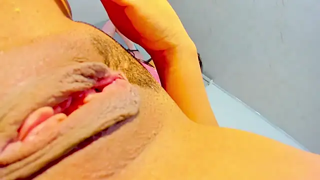 SQUIRTINGQUEEN11 online show from December 13, 2024, 1:37 am