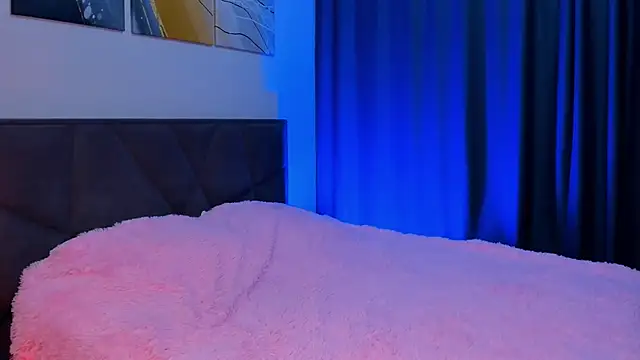 SweetMilkis online show from December 8, 2024, 11:46 am