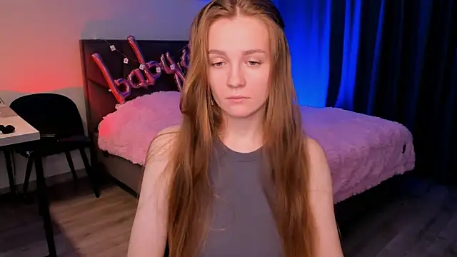 SweetMilkis online show from February 15, 2025, 9:27 am