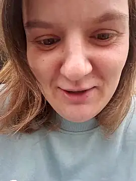 Cutegirlforyou online show from November 5, 2025, 8:03 am