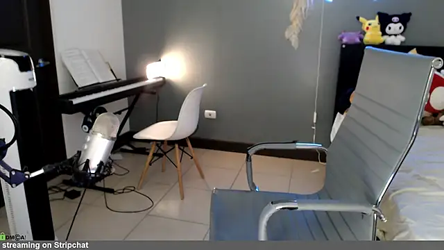 Snapshot of minarocket_ chatting on April 7, 2026, 6:41 pm minarocket online show from April 7, 2026, 6:41 pm