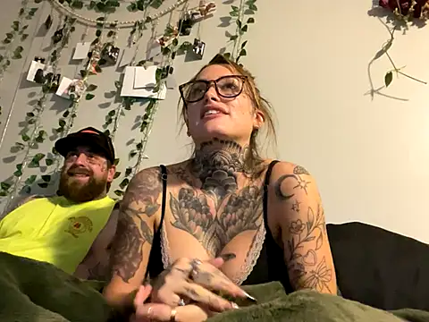 lexymarie online show from November 11, 2025, 12:43 am