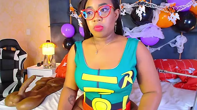 CaseyMoon online show from October 24, 2025, 12:56 pm