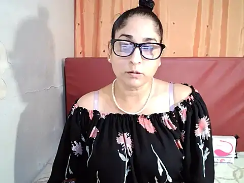 Snapshot of Indiankushy chatting on March 16, 2026, 4:44 pm Indiankushy online show from March 16, 2026, 4:44 pm