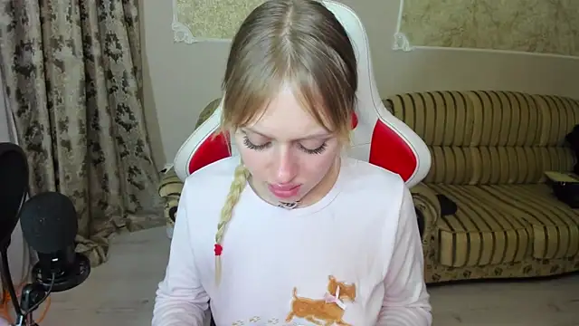 ElinOceanX online show from December 4, 2024, 8:18 pm
