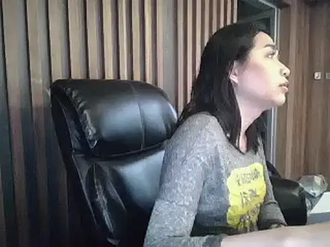 sara kimoo online show from December 14, 2024, 2:10 pm