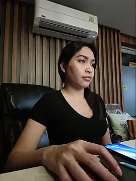 sara kimoo online show from October 29, 2025, 1:24 pm