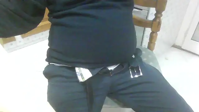 polloiw online show from October 4, 2025, 9:35 pm