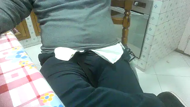 polloiw online show from November 20, 2025, 3:34 pm