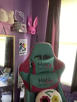 Snapshot of lolabunny9 chatting on December 17, 2024, 7:15 pm lolabunny9 online show from December 17, 2024, 7:15 pm