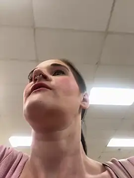 Snapshot of lolabunny9 chatting on February 28, 2025, 5:48 pm lolabunny9 online show from February 28, 2025, 5:48 pm