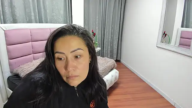 Snapshot of gaby_trent chatting on July 8, 2026, 10:09 am gaby trent online show from July 8, 2026, 10:09 am