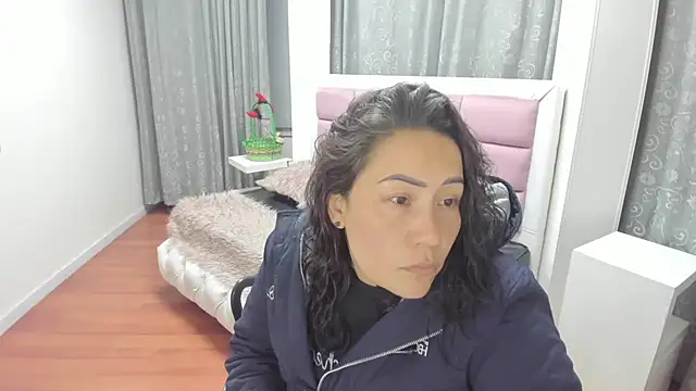 Snapshot of gaby_trent chatting on July 17, 2026, 10:11 am gaby trent online show from July 17, 2026, 10:11 am