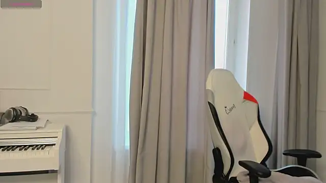 Snapshot of Veola_new chatting on December 12, 2024, 5:20 am Veola new online show from December 12, 2024, 5:20 am