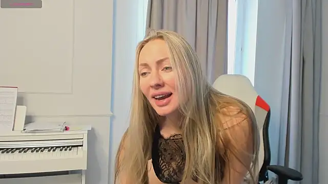 Snapshot of Veola_new chatting on December 21, 2024, 6:41 am Veola new online show from December 21, 2024, 6:41 am