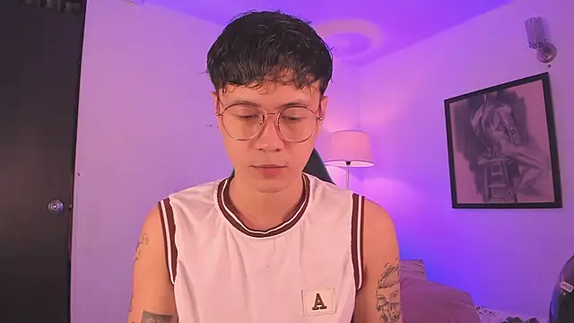 Snapshot of LeaneSeb chatting on October 2, 2025, 3:35 am LeaneSeb online show from October 2, 2025, 3:35 am