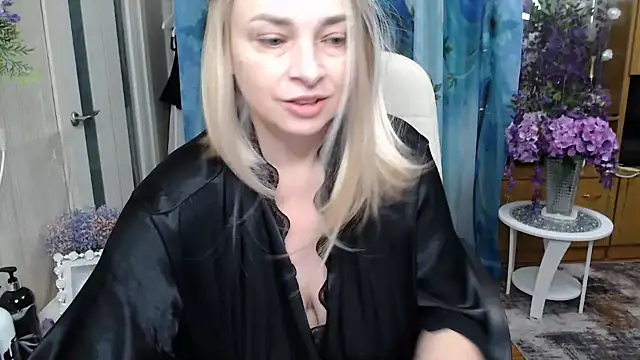 Mika Passion online show from November 30, 2025, 9:35 am