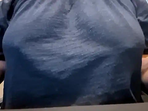 Snapshot of SensualATease chatting on October 27, 2025, 2:43 pm SensualATease online show from October 27, 2025, 2:43 pm