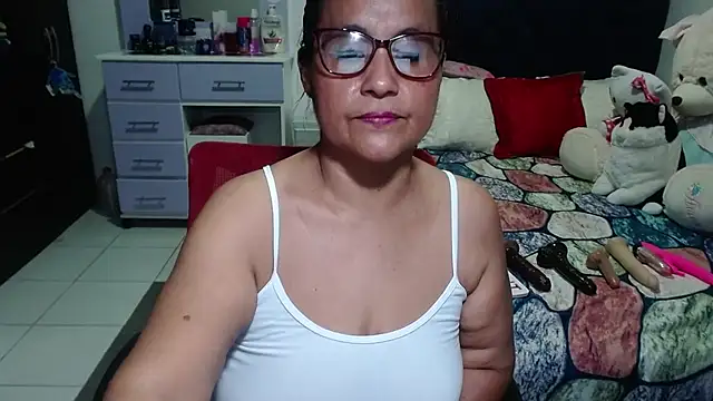 pervert mommy  online show from October 22, 2025, 12:16 pm