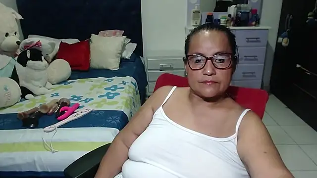 pervert mommy  online show from November 27, 2025, 10:50 am