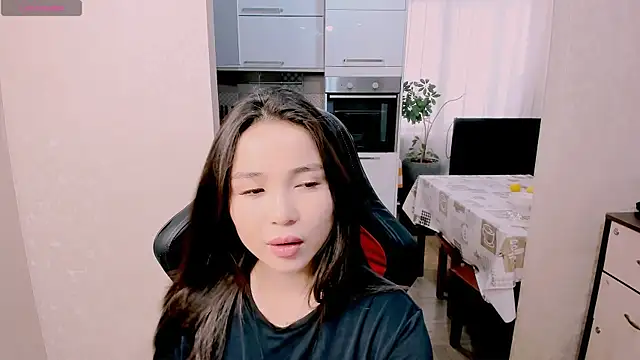 AyaMoon online show from November 4, 2025, 5:28 am