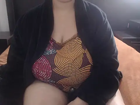 Snapshot of XHotJuicyBootyXX chatting on July 3, 2026, 9:05 am XHotJuicyBootyXX online show from July 3, 2026, 9:05 am