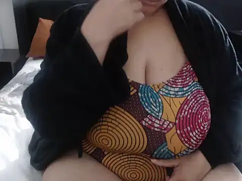 Snapshot of XHotJuicyBootyXX chatting on July 28, 2026, 9:48 am XHotJuicyBootyXX online show from July 28, 2026, 9:48 am