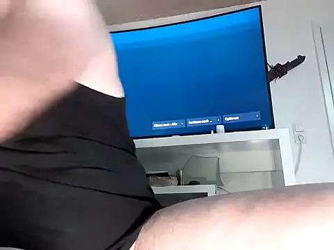 AquaMenn online show from September 18, 2025, 4:47 am