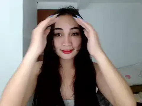 SweetLilly 18 online show from December 6, 2024, 3:44 pm