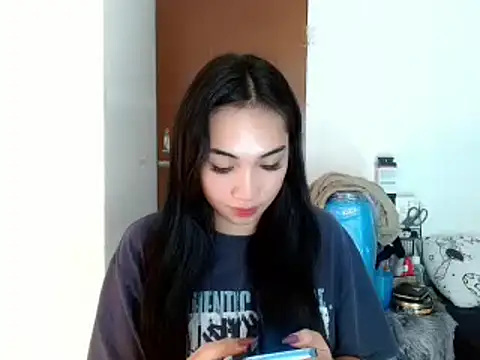 SweetLilly 18 online show from December 20, 2024, 3:21 pm