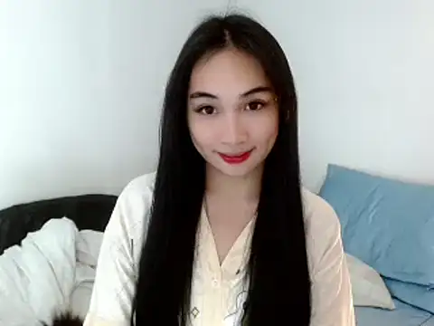 SweetLilly 18 online show from February 24, 2025, 3:33 am