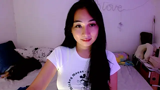 SweetLilly 18 online show from September 12, 2025, 3:17 am