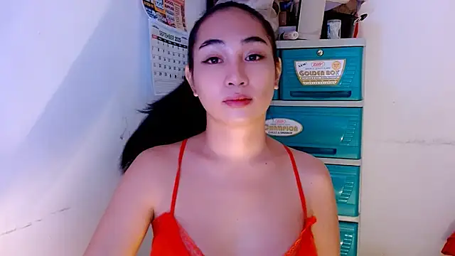 SweetLilly 18 online show from September 17, 2025, 2:08 pm