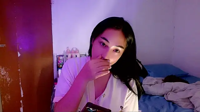 SweetLilly 18 online show from September 26, 2025, 2:32 pm