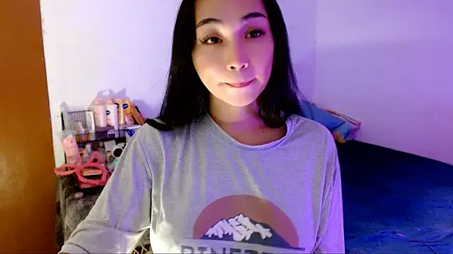 SweetLilly 18 online show from October 12, 2025, 2:10 am