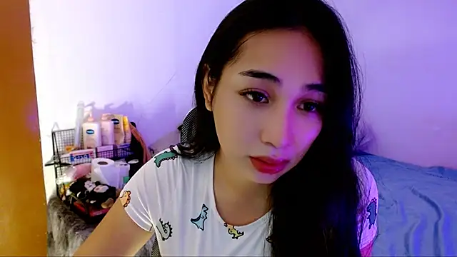 SweetLilly 18 online show from November 5, 2025, 2:33 am