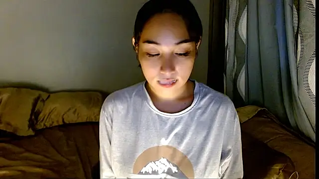 SweetLilly 18 online show from March 4, 2026, 3:56 am