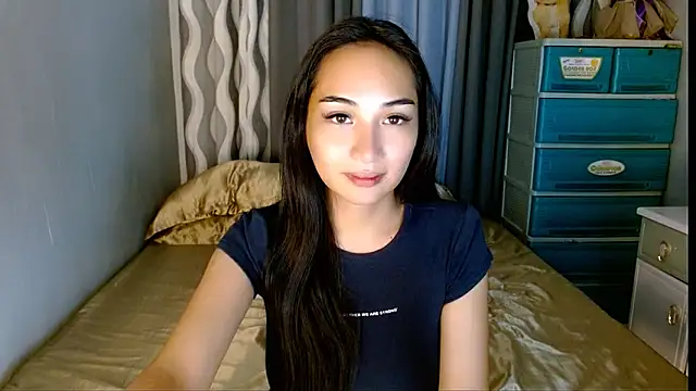 SweetLilly 18 online show from June 1, 2026, 7:10 am