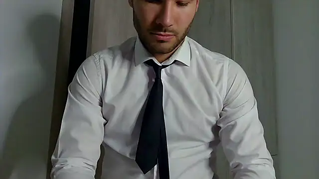 Justynn1 online show from February 28, 2025, 2:20 am