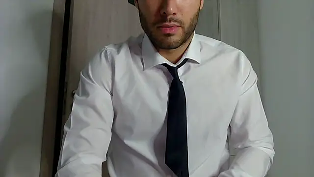 Justynn1 online show from March 14, 2025, 3:04 am