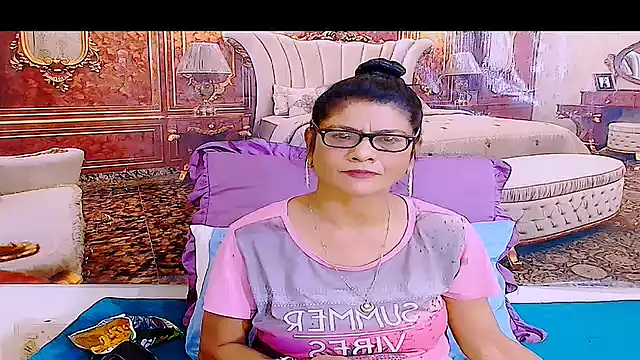 Snapshot of IndianAllure chatting on June 10, 2026, 5:28 am IndianAllure online show from June 10, 2026, 5:28 am