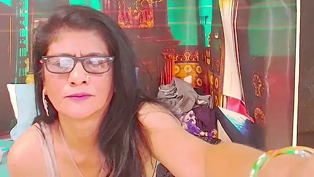 Snapshot of IndianAllure chatting on July 28, 2026, 11:17 am IndianAllure online show from July 28, 2026, 11:17 am
