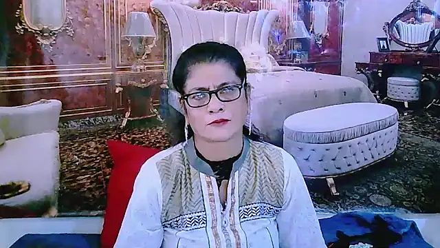 Snapshot of IndianAllure chatting on July 30, 2026, 5:39 am IndianAllure online show from July 30, 2026, 5:39 am