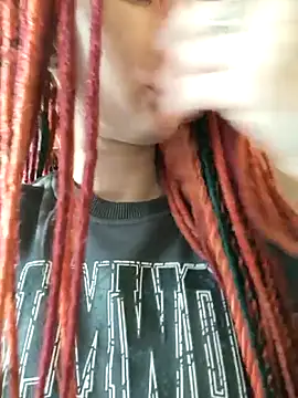 Snapshot of Frost_foxy chatting on October 15, 2025, 2:22 am Frost foxy online show from October 15, 2025, 2:22 am